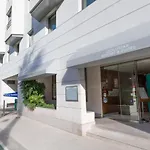 Goldstar Apartments & Suites